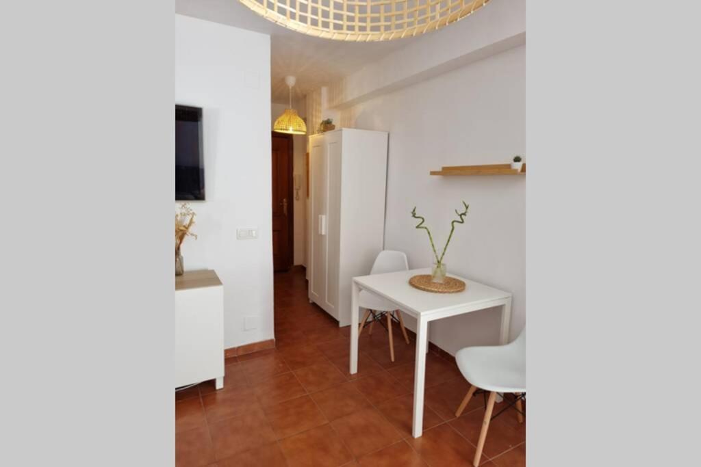 Precioso Apartamento En La Carihuela Torremolinos Luaran gambar